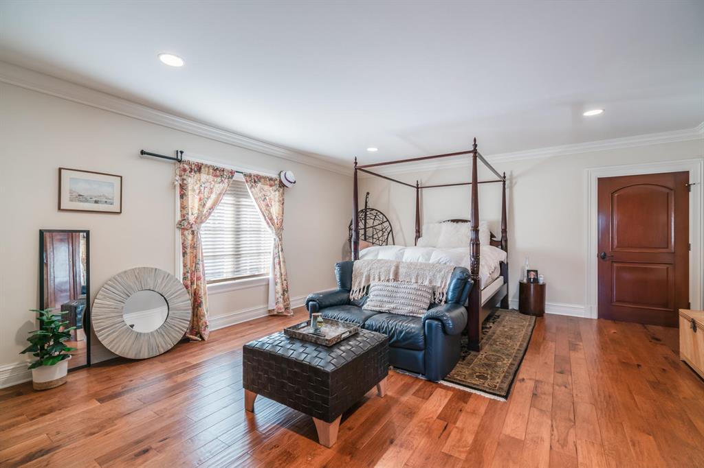 ADMIRALS COVE - Residential