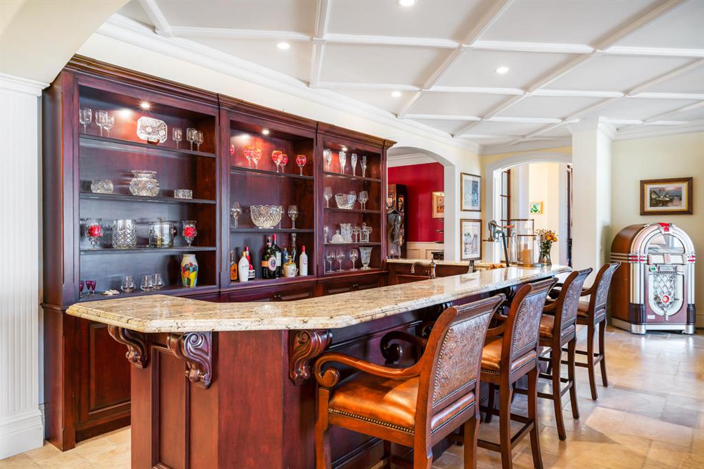 ADMIRALS COVE - Residential