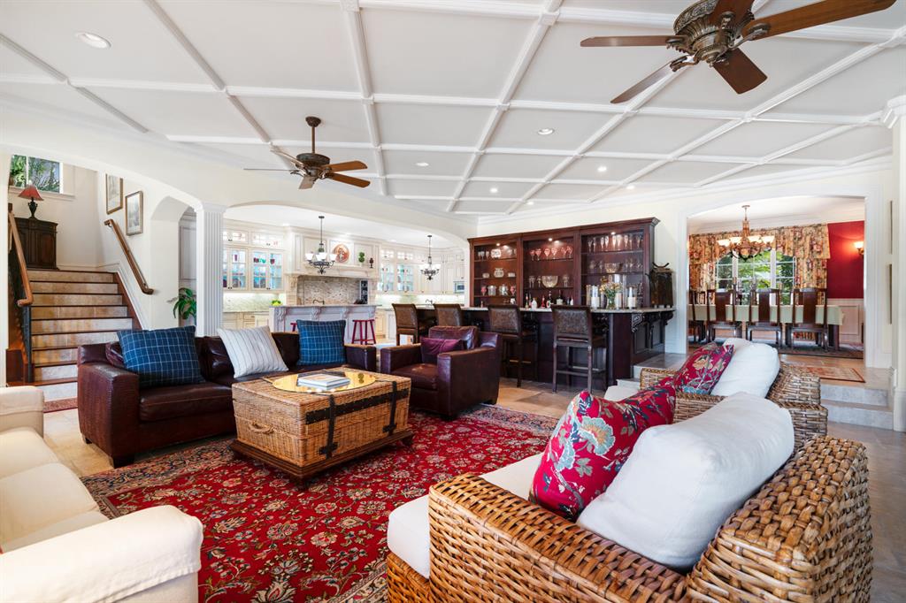 ADMIRALS COVE - Residential