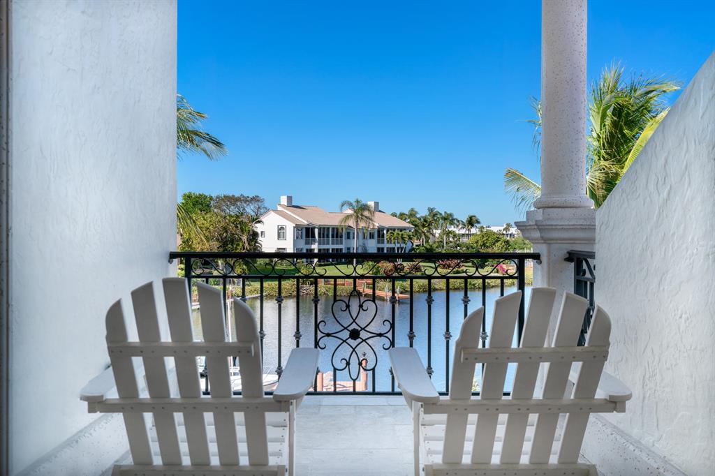 ADMIRALS COVE - Residential