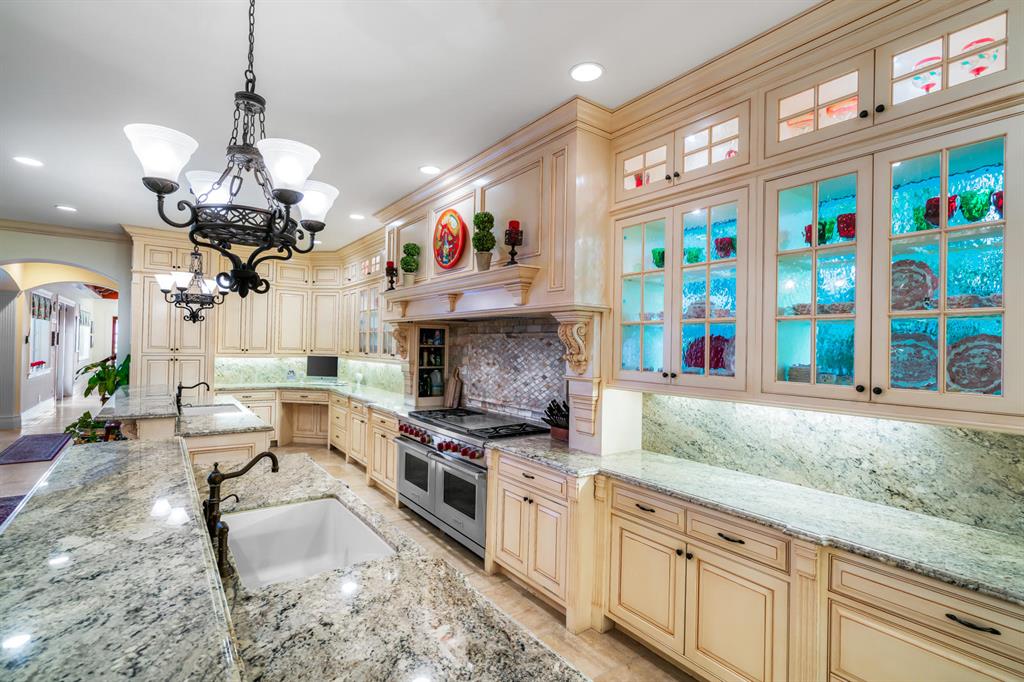 ADMIRALS COVE - Residential