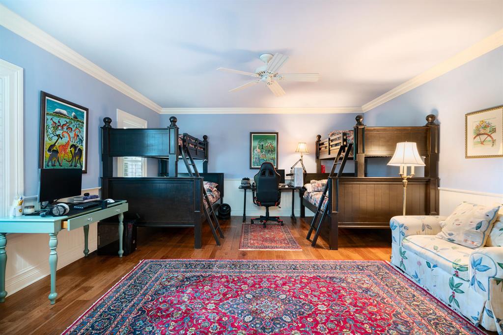 ADMIRALS COVE - Residential