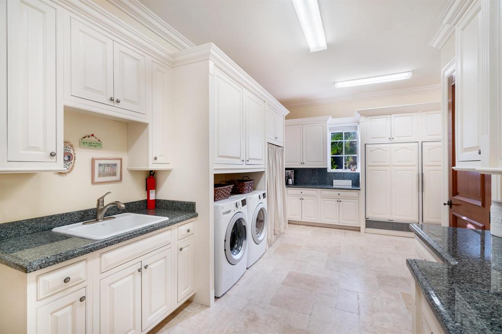 ADMIRALS COVE - Residential