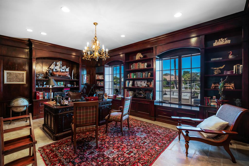 ADMIRALS COVE - Residential