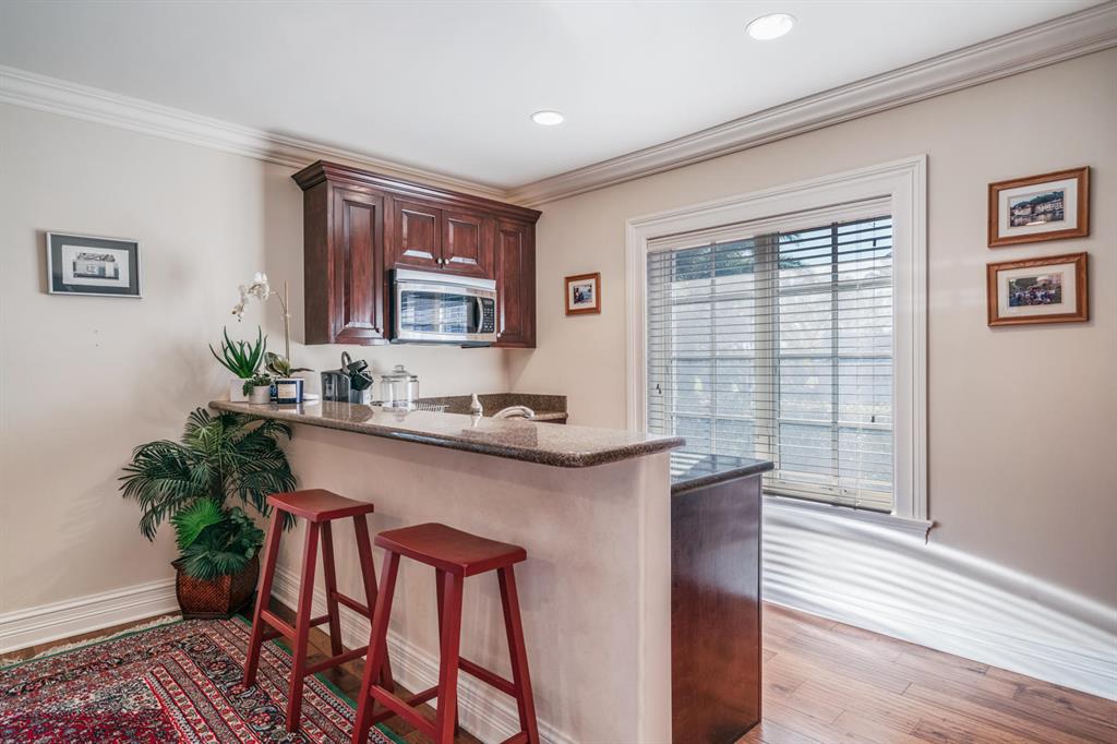 ADMIRALS COVE - Residential