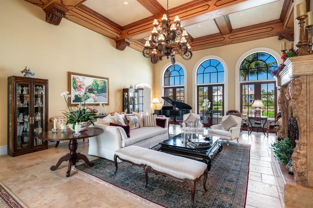 ADMIRALS COVE - Residential