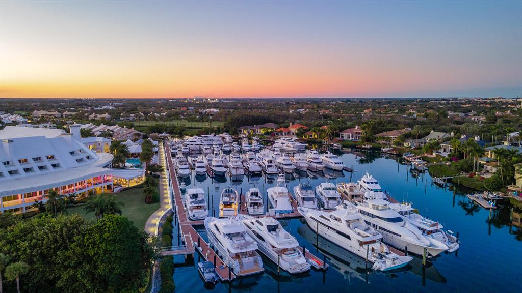 ADMIRALS COVE - Residential