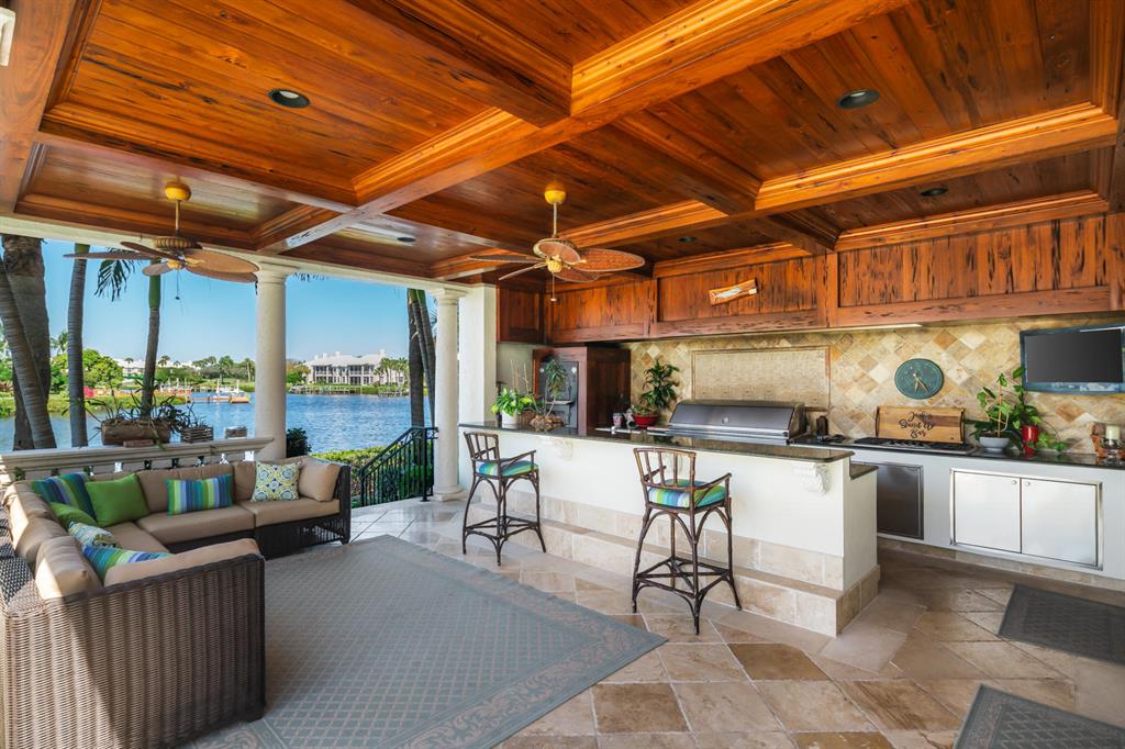 ADMIRALS COVE - Residential