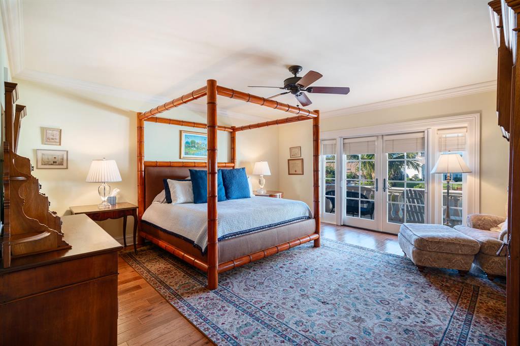 ADMIRALS COVE - Residential