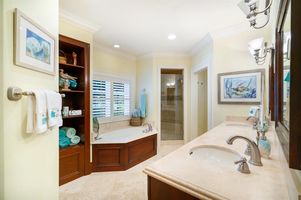 ADMIRALS COVE - Residential