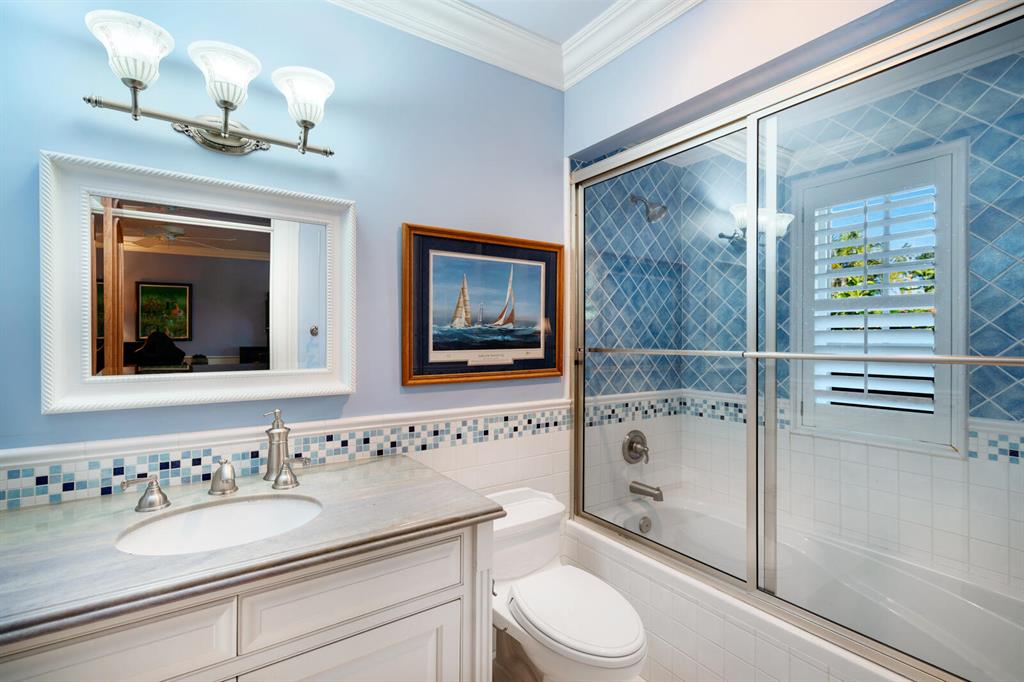 ADMIRALS COVE - Residential