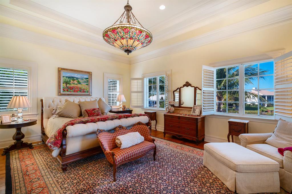 ADMIRALS COVE - Residential