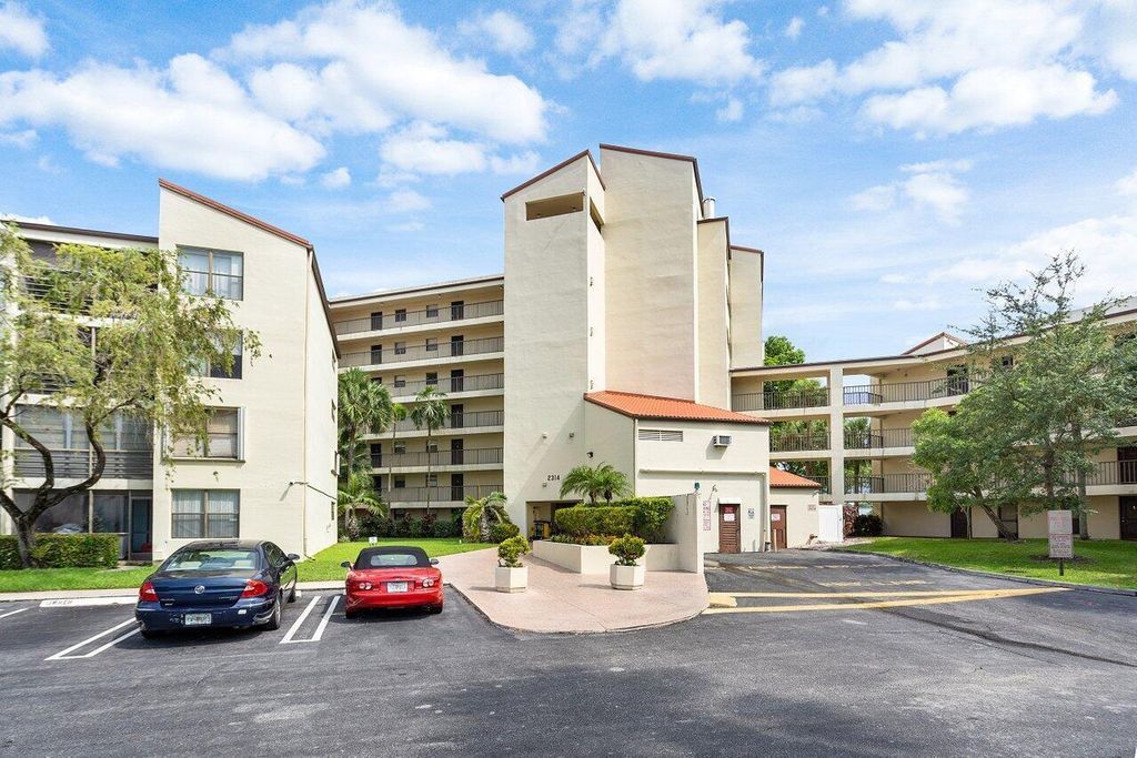Photo of 2314 S Cypress Bend Drive #513, Pompano Beach, FL 33069 (MLS # R10901707)