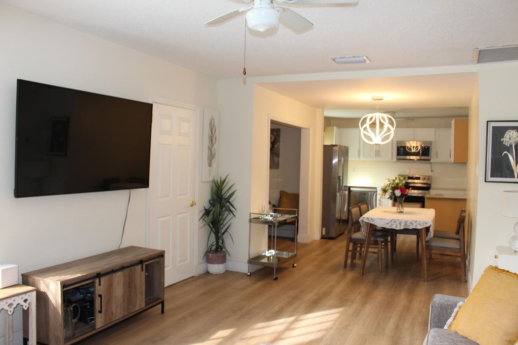 Photo of 904 Boston Avenue, Fort Pierce, FL 34950 (MLS # R11040222)