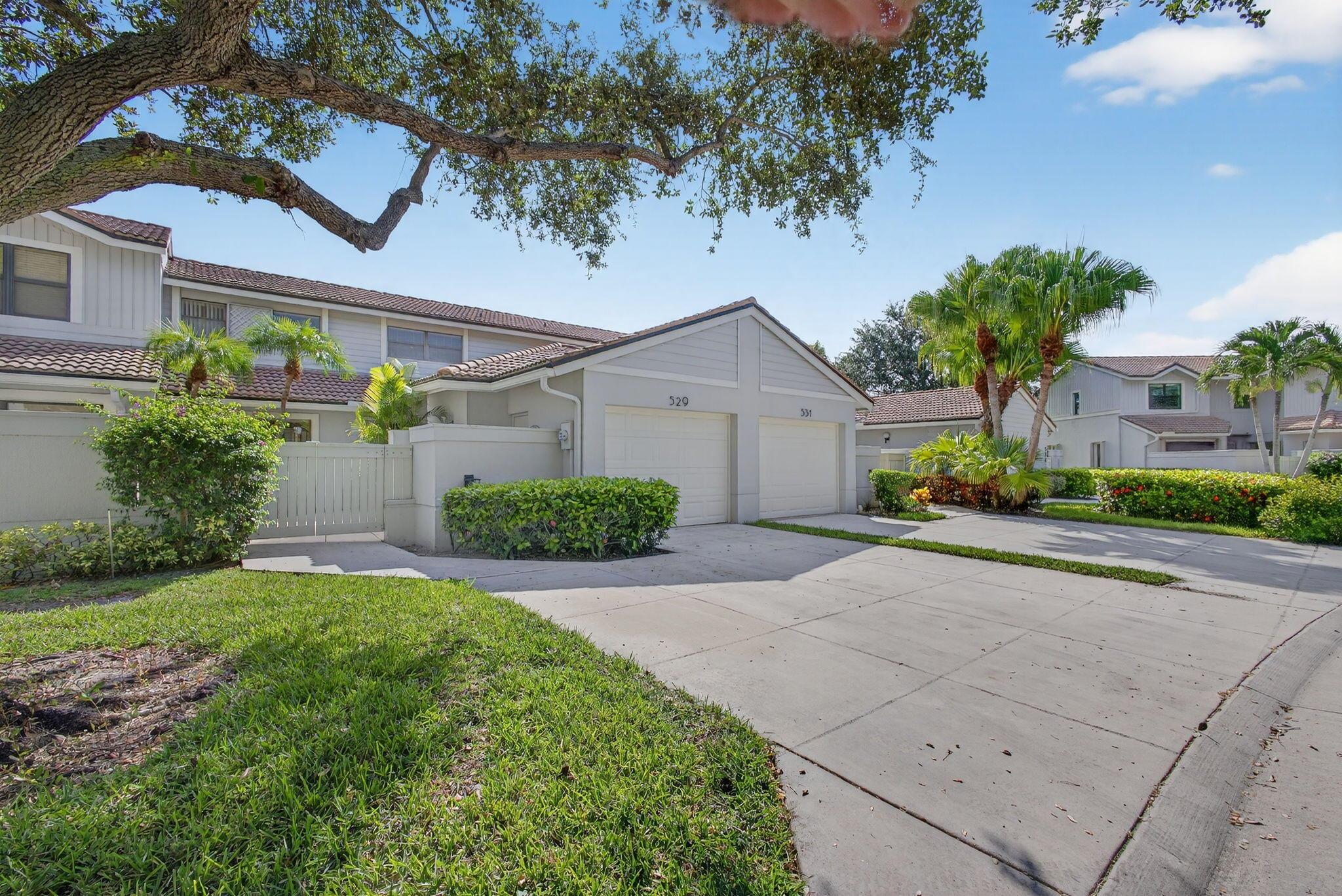 529 Prestwick Circle