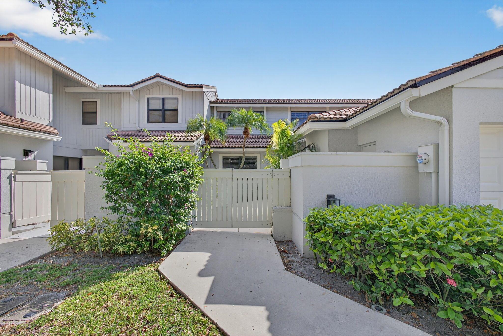 529 Prestwick Circle