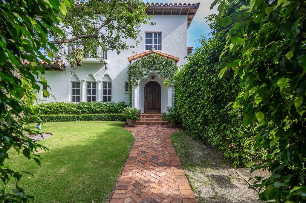 LAKEWOOD - Residential