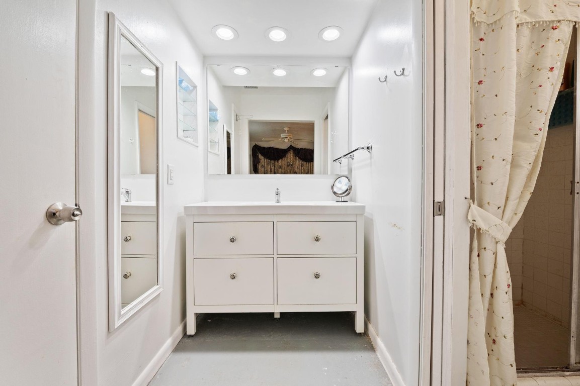 Green Acres 67-31 B - Residential