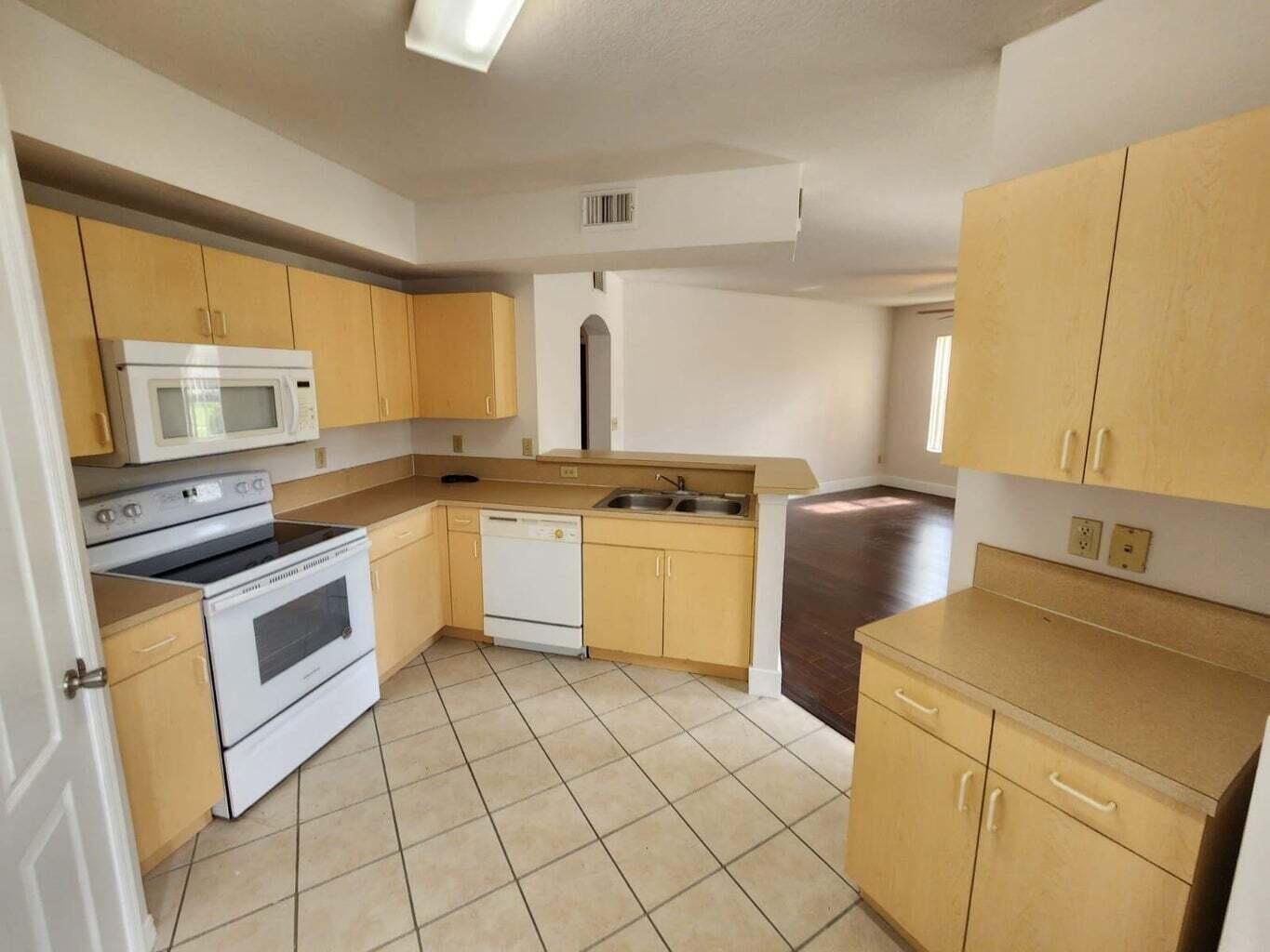 THE BELMONT II AT ST LUCIE WEST, A CONDOMINIUM - Residential Lease