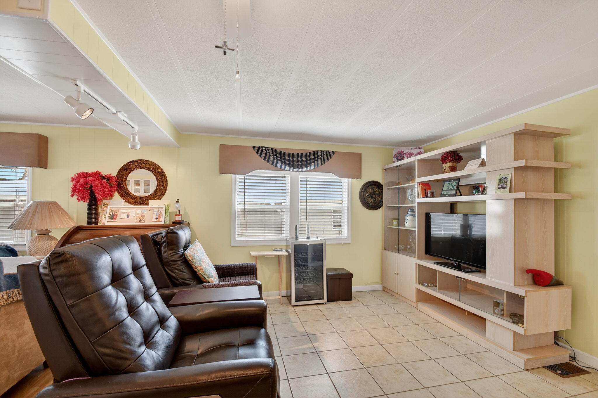 JAMAICA BAY MOBILE HOME CO OP - Residential