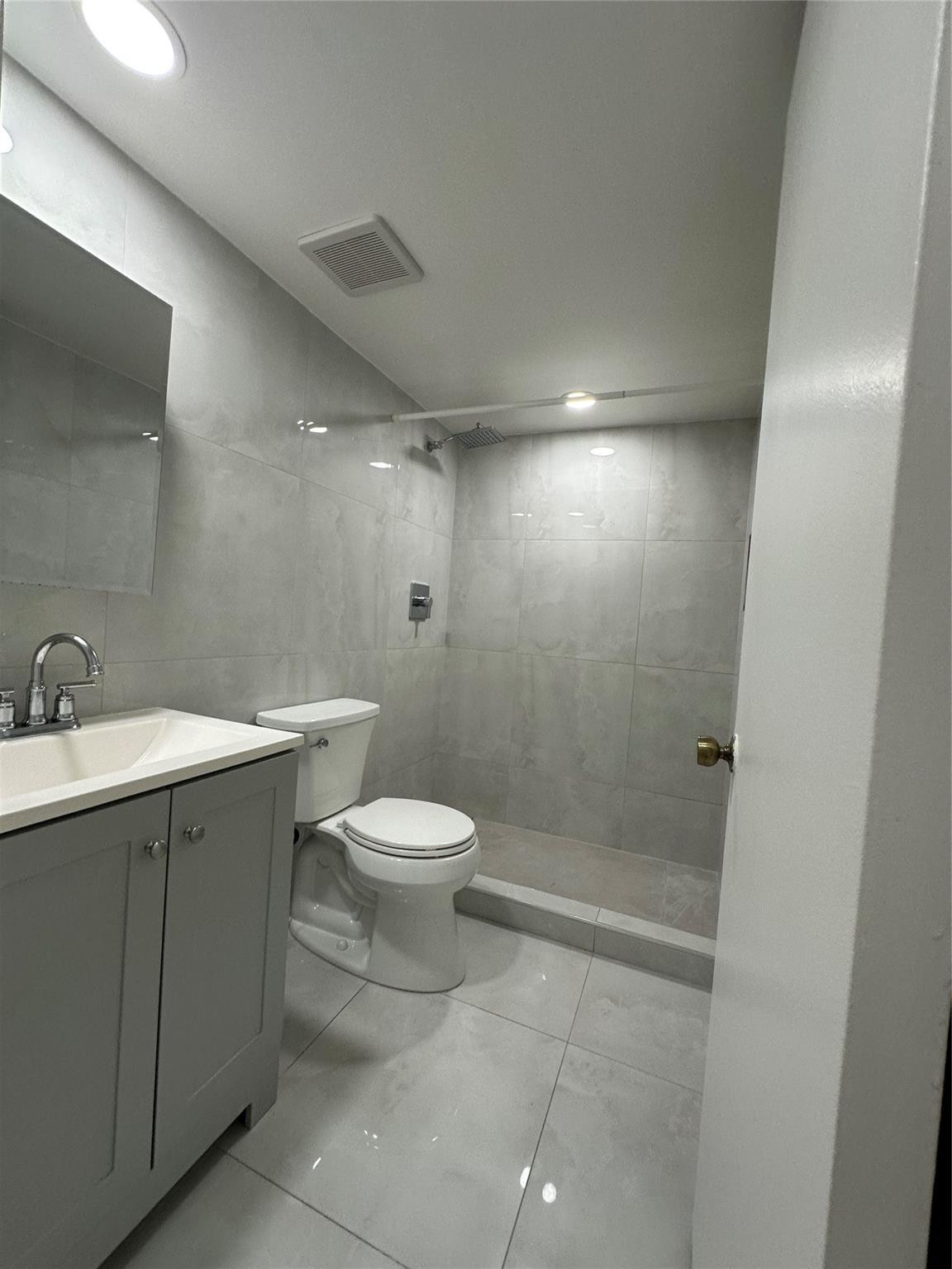 Tivoli Trace Condo 6 - Residential Lease