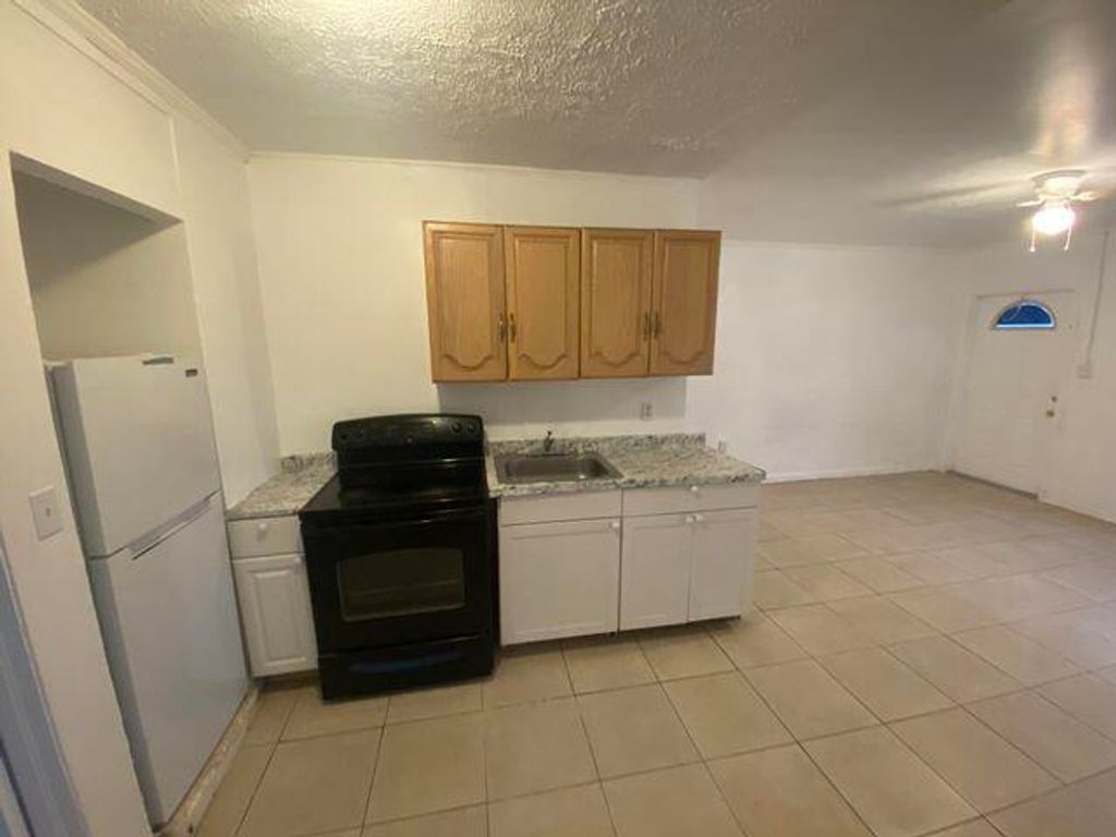 Photo of 109 S 19th Street #B, Fort Pierce, FL 34950 (MLS # R11109409)