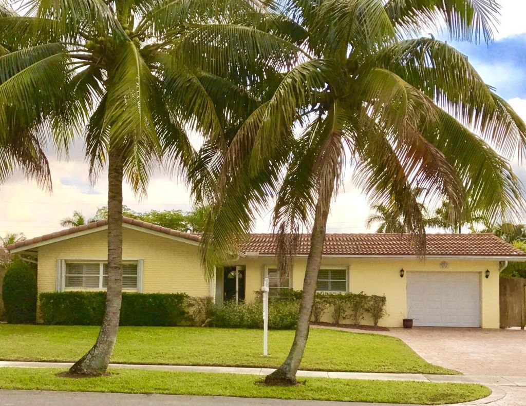 Photo of 1070 SW 12th Street, Boca Raton, FL 33486 (MLS # R10816004)