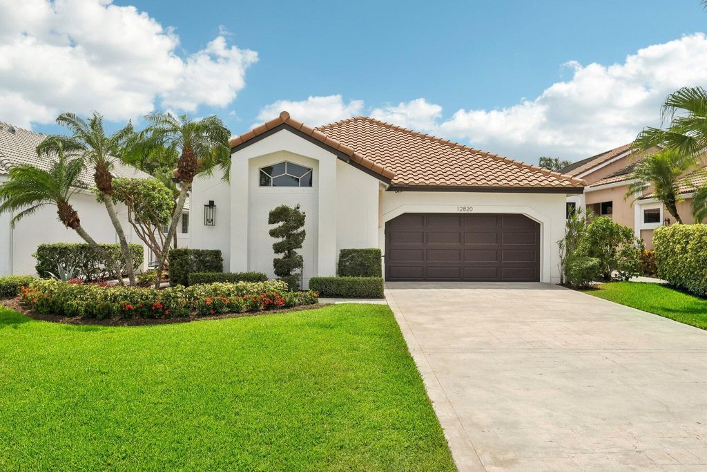 Photo of 12820 Oak Knoll Drive, Palm Beach Gardens, FL 33418 (MLS # R10997485)