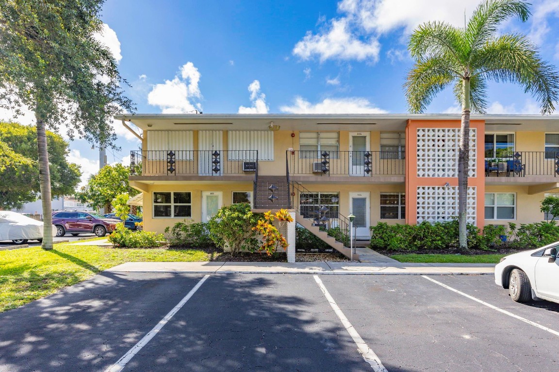 2160 NE 56th Court 102