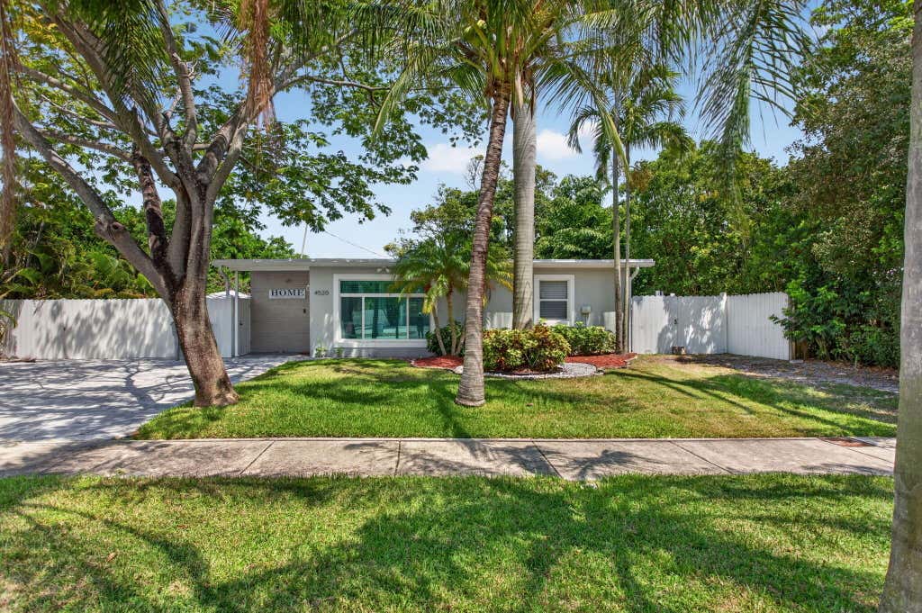 Photo of 4520 NE 15TH Avenue, Pompano Beach, FL 33064 (MLS # B26066828)
