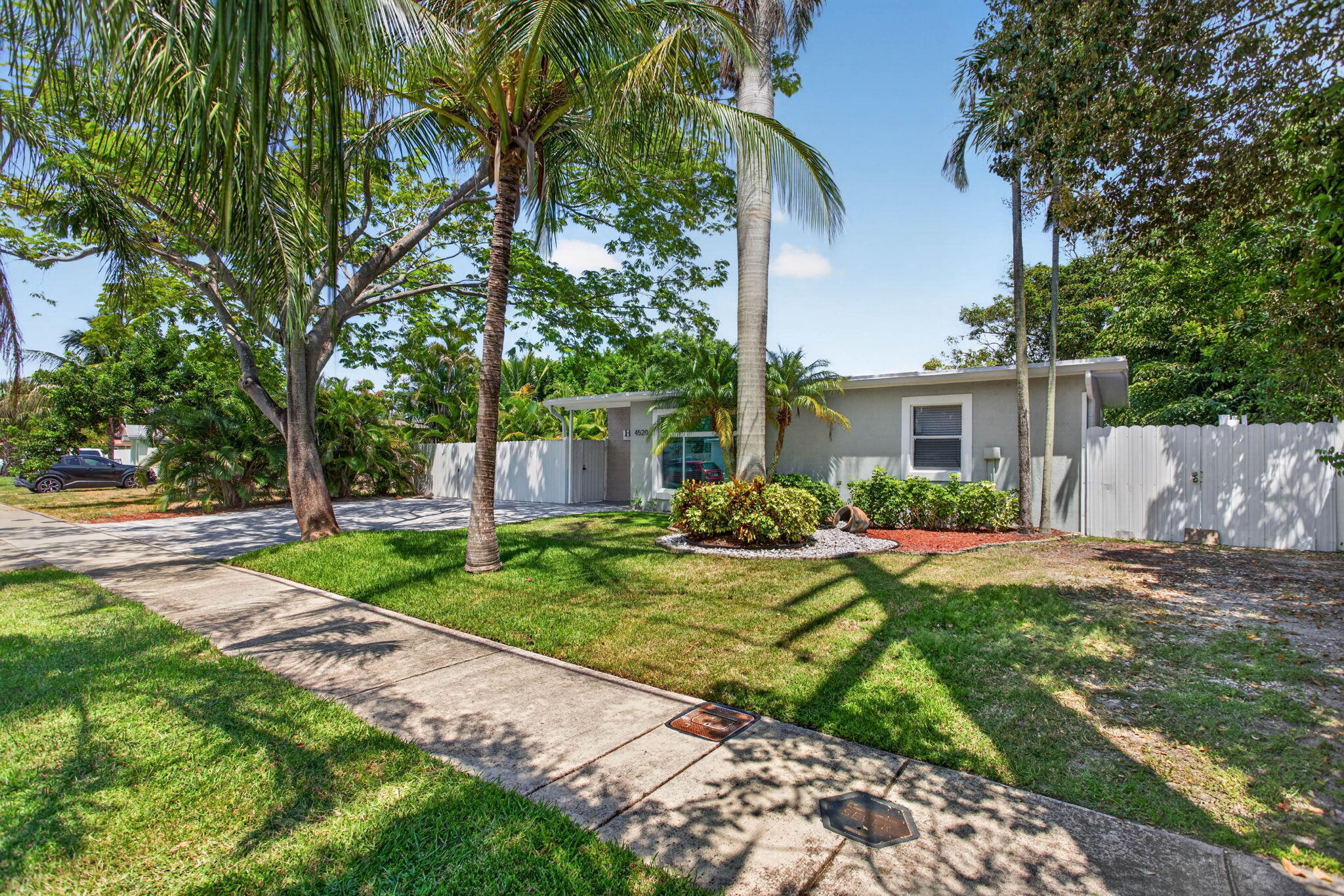 4520 NE 15TH Avenue