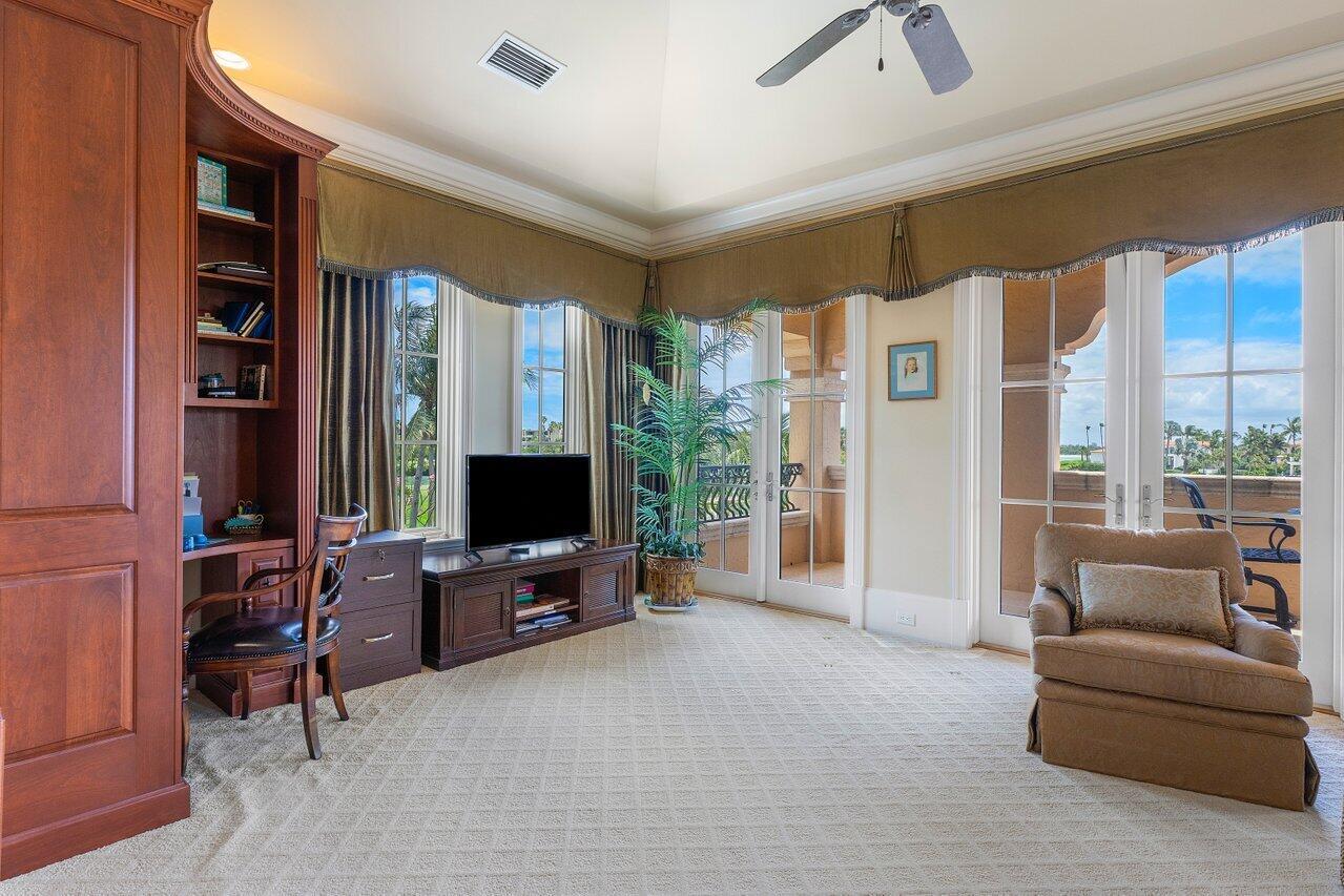 SAILFISH POINT - Residential