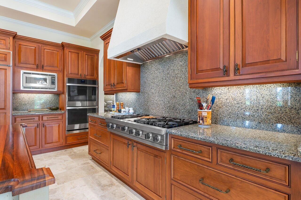 SAILFISH POINT - Residential