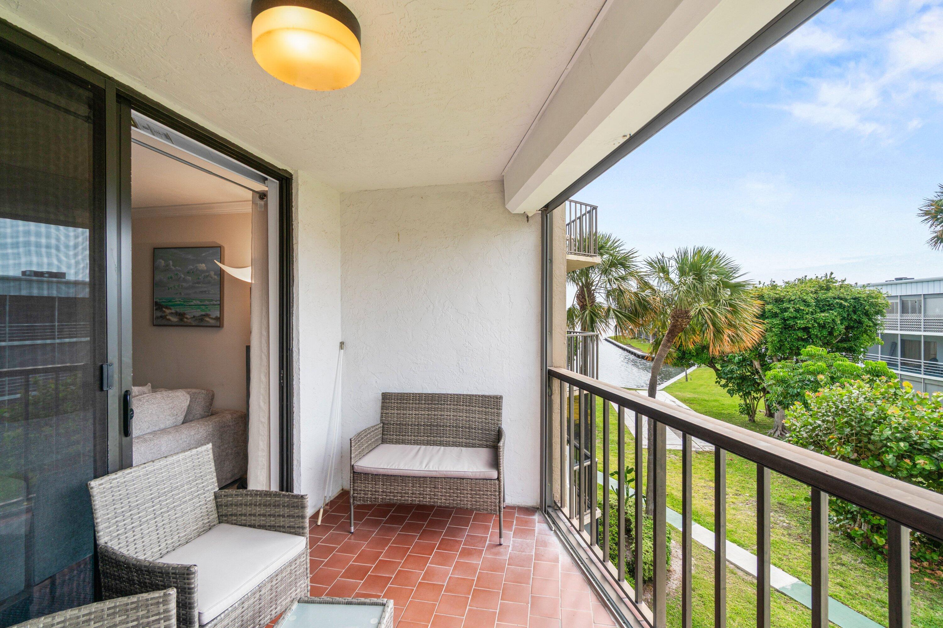 HIDDEN HARBOUR OF THE PALM BEACHES CONDO - Residential