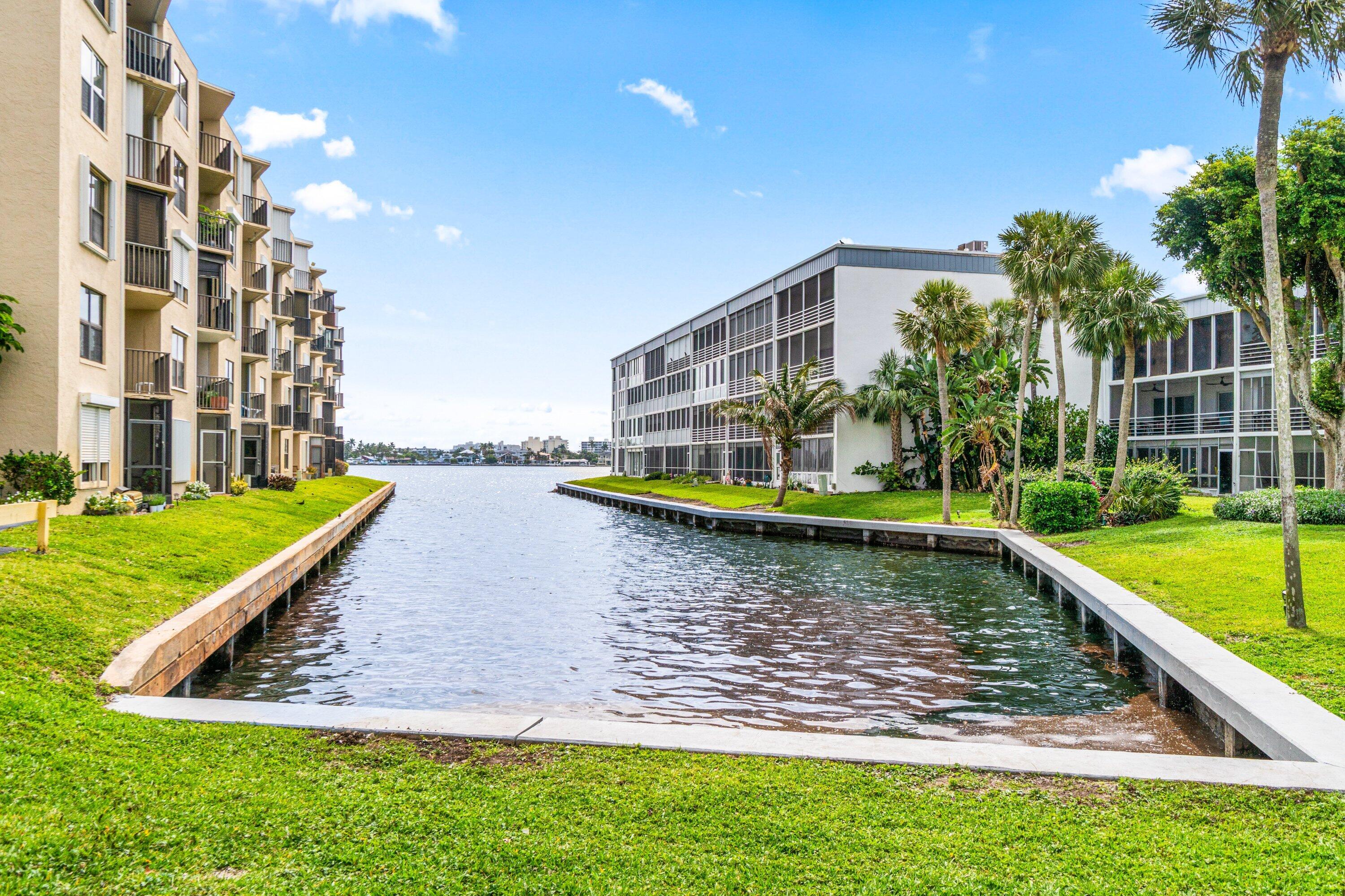 HIDDEN HARBOUR OF THE PALM BEACHES CONDO - Residential