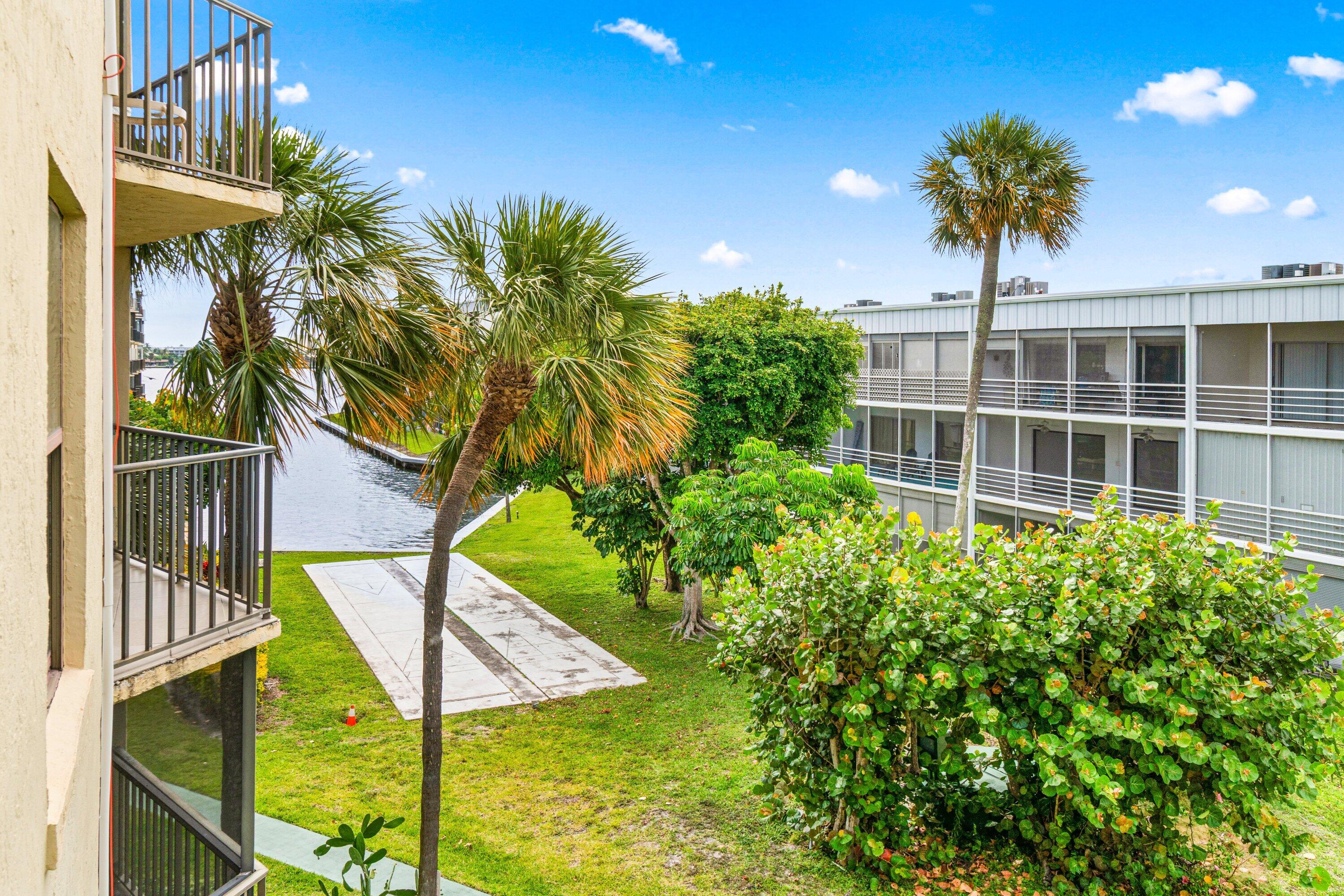 HIDDEN HARBOUR OF THE PALM BEACHES CONDO - Residential