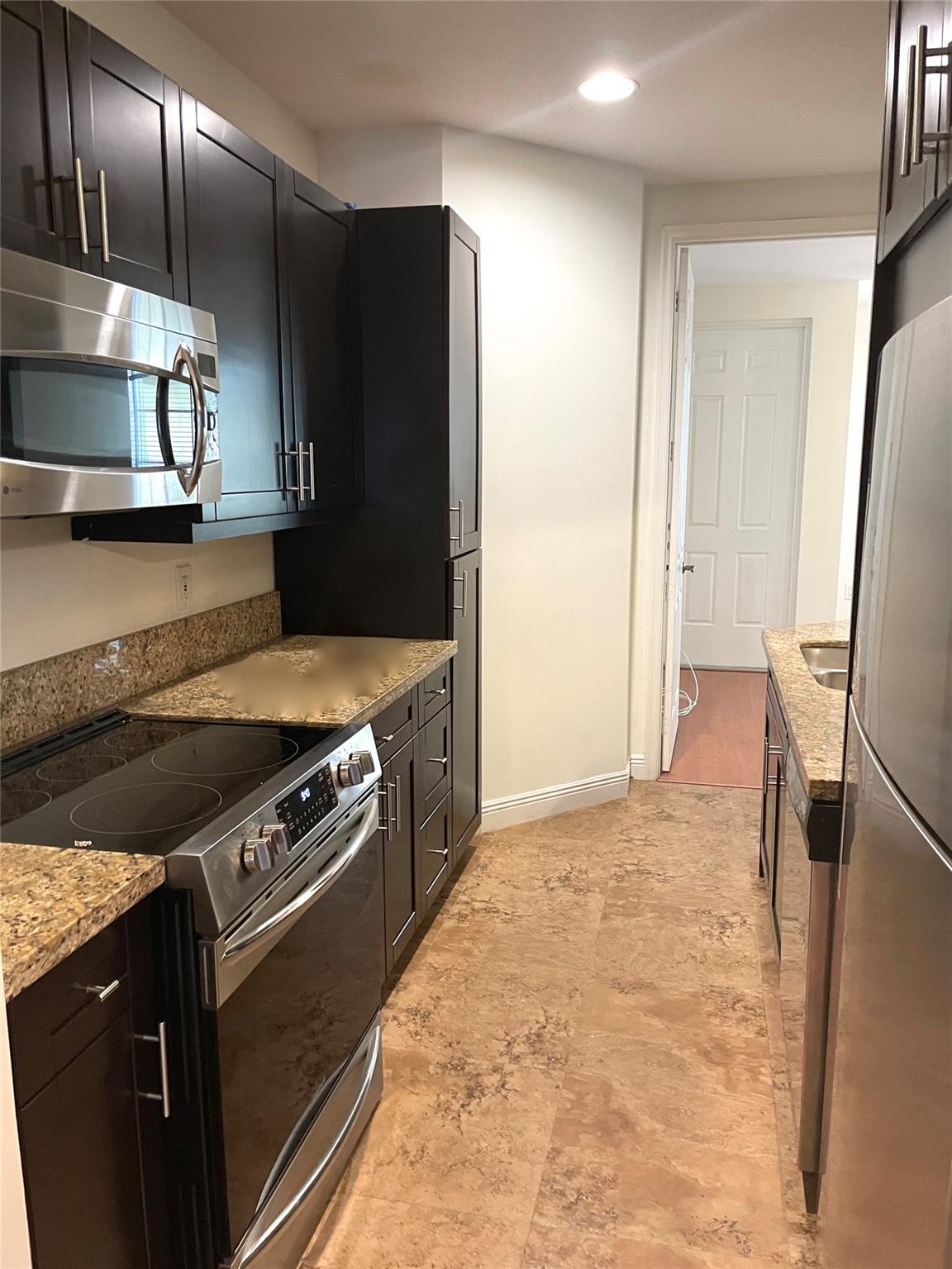 VILLAGE AT SAILBOAT BEND - Residential Lease