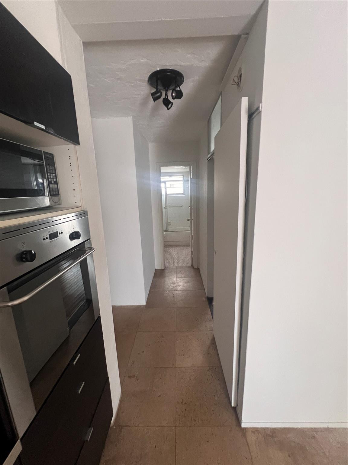 919 Michigan Avenue 3, Miami Beach, FL, 33139/$243,000 4 919 Michigan Avenue 3