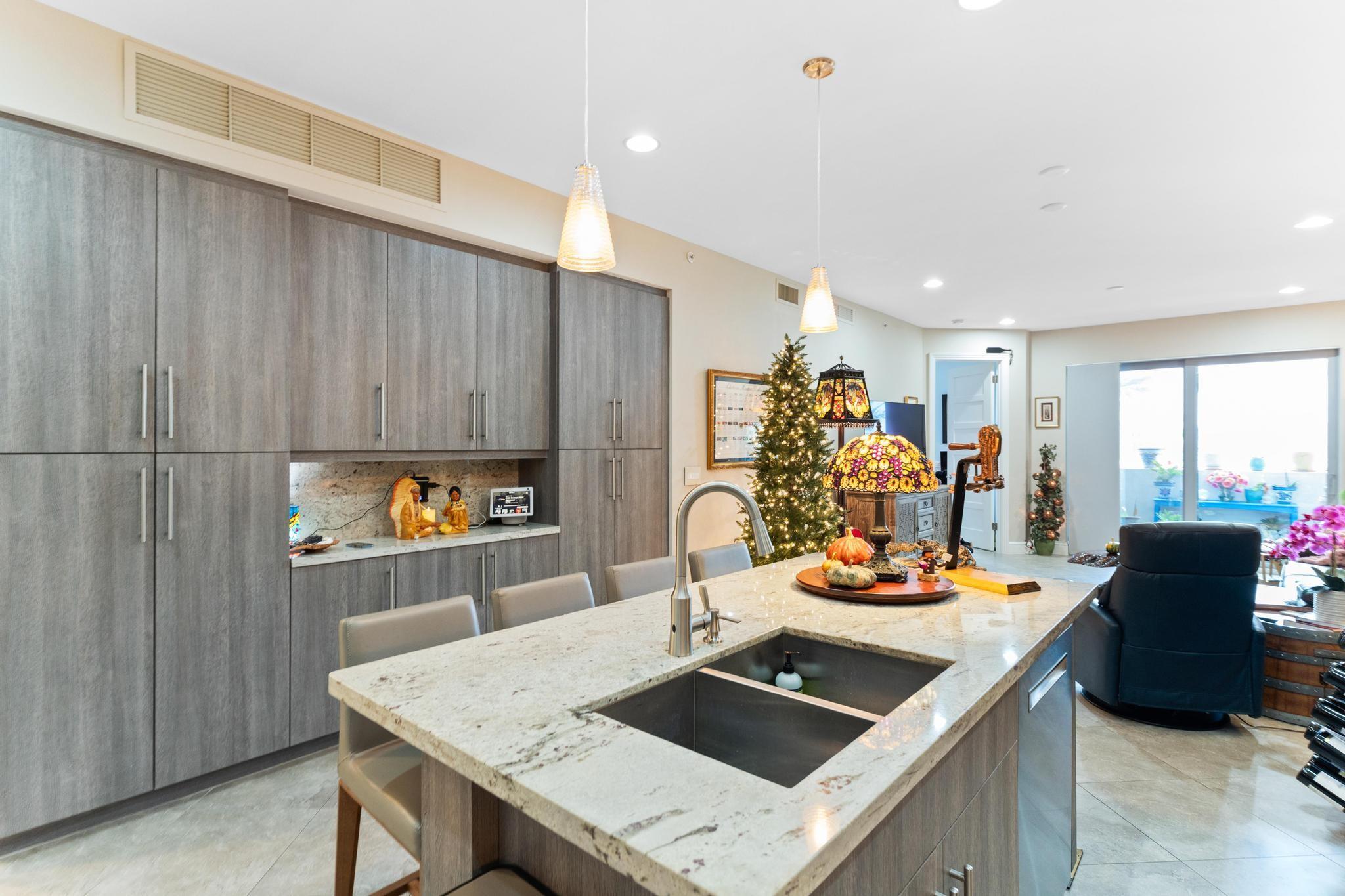 4511 El Mar Dr 307