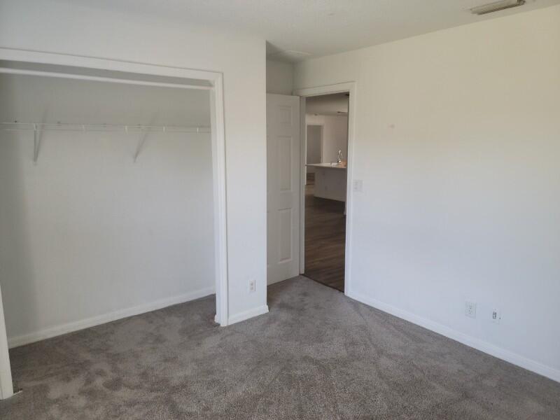 PORT ST LUCIE SECTION 33 - Residential Lease