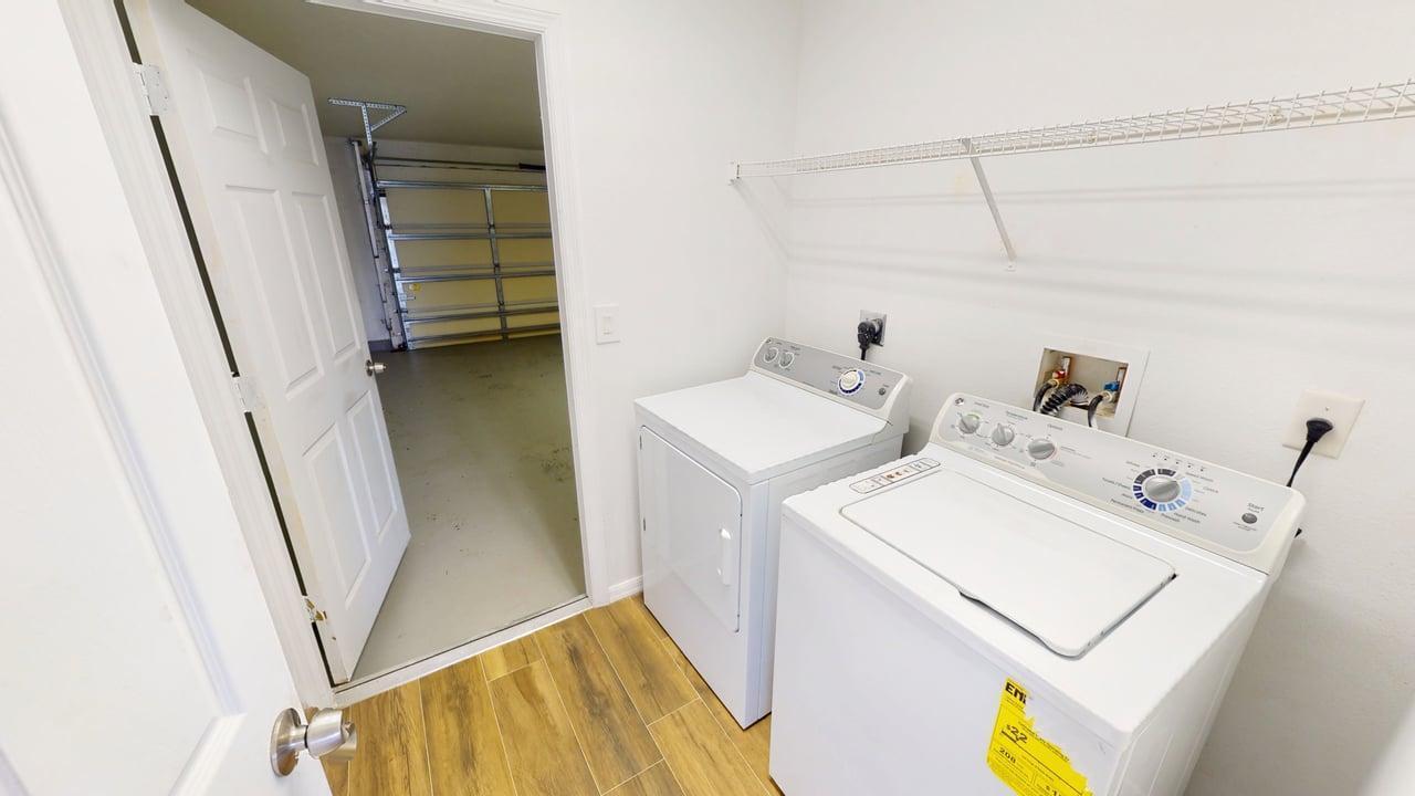 PORT ST LUCIE SECTION 33 - Residential Lease