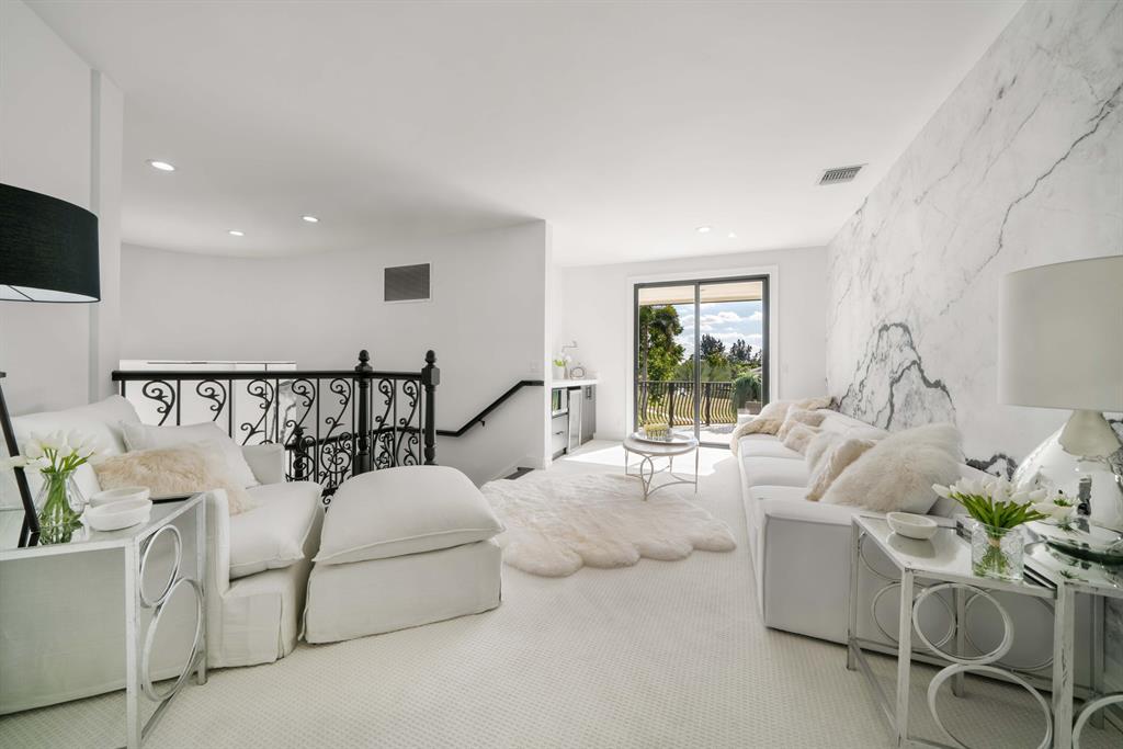 KENSINGTON - Residential