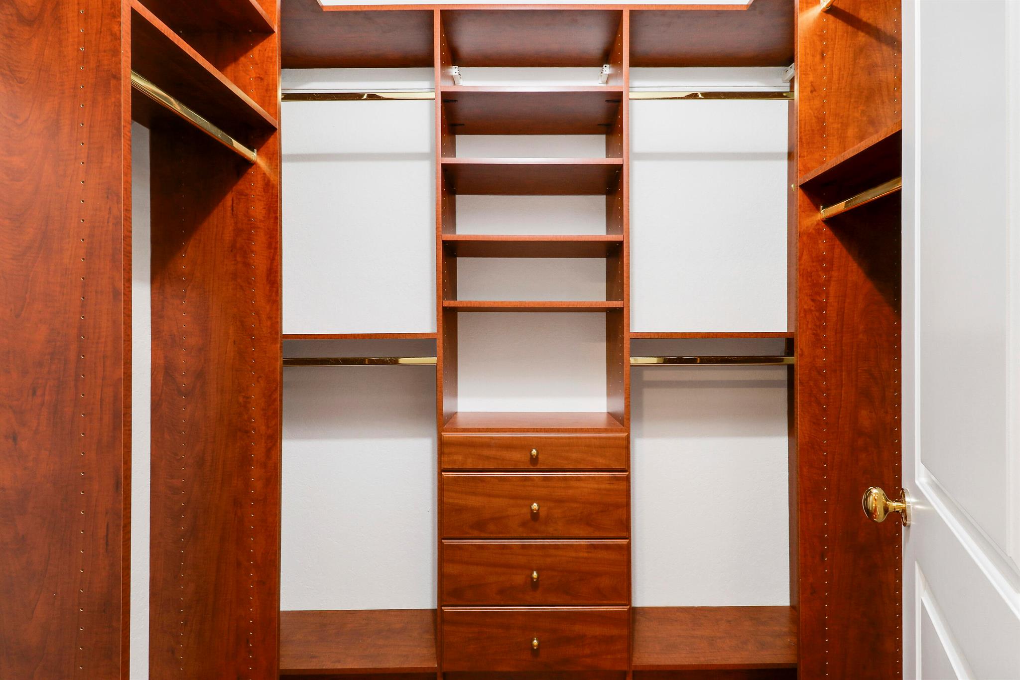 PADDOCK PARK 1 OF WELLING - Residential Lease