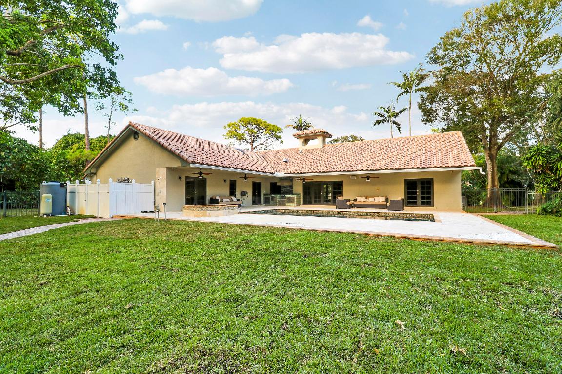 PADDOCK PARK 1 OF WELLINGTON - Residential Lease