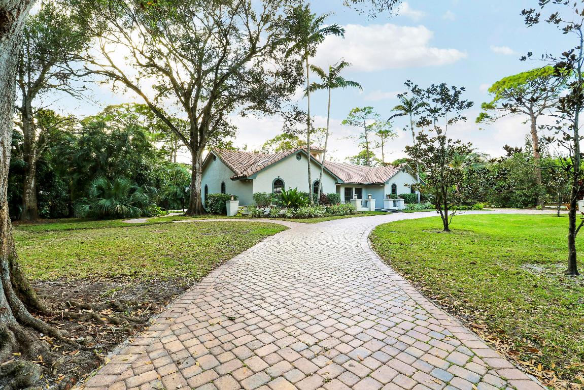 PADDOCK PARK 1 OF WELLINGTON - Residential Lease