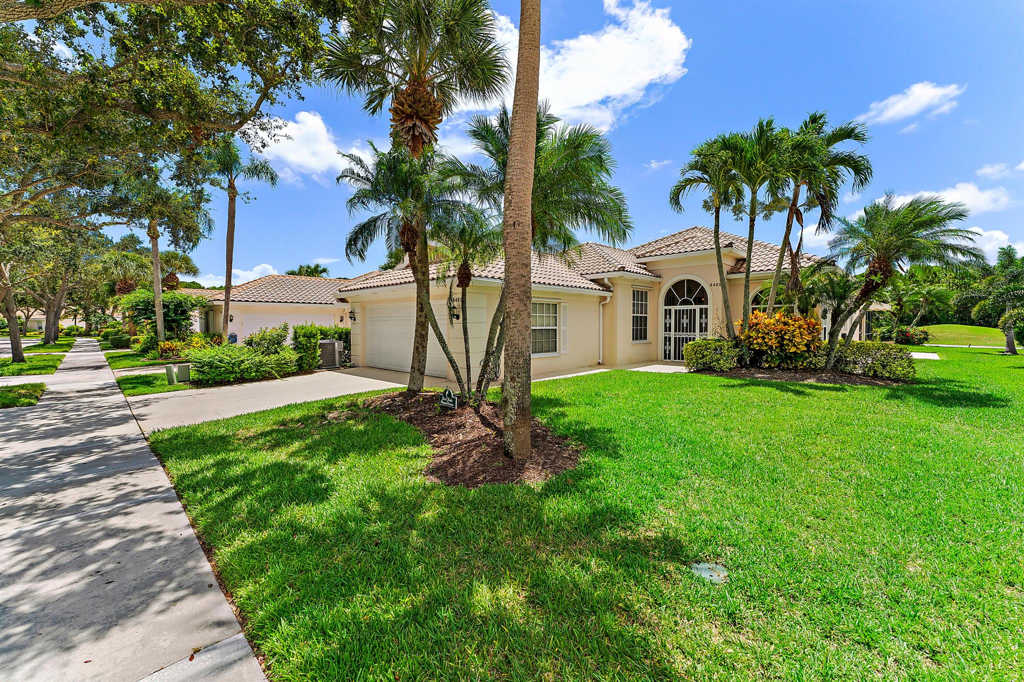 DOUBLE TREE - Residential Lease