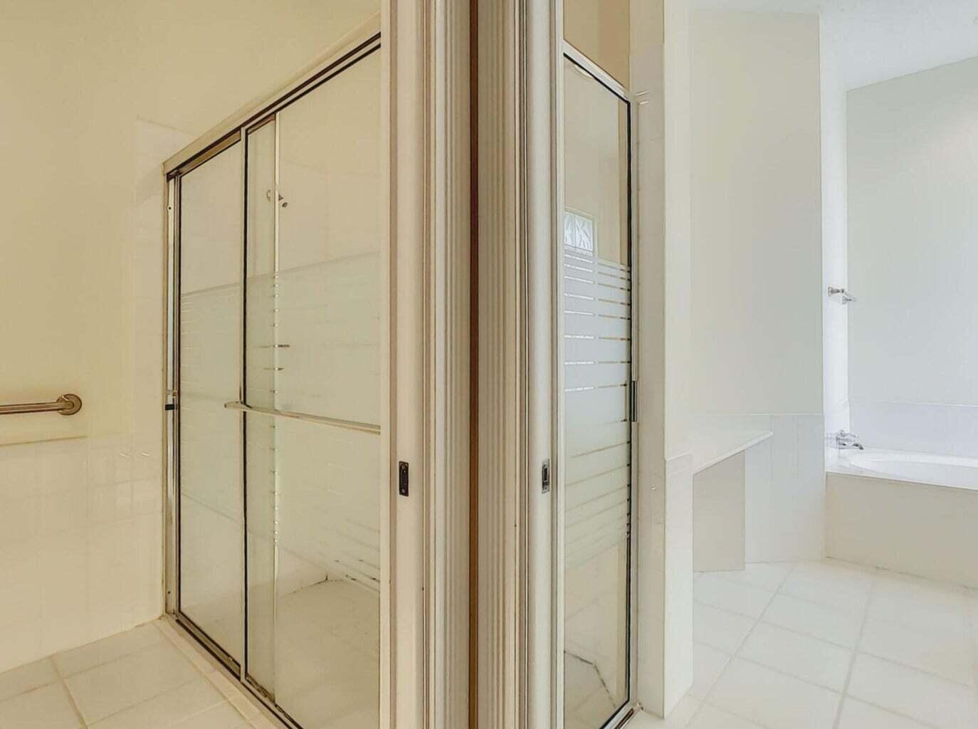 DOUBLE TREE - Residential Lease