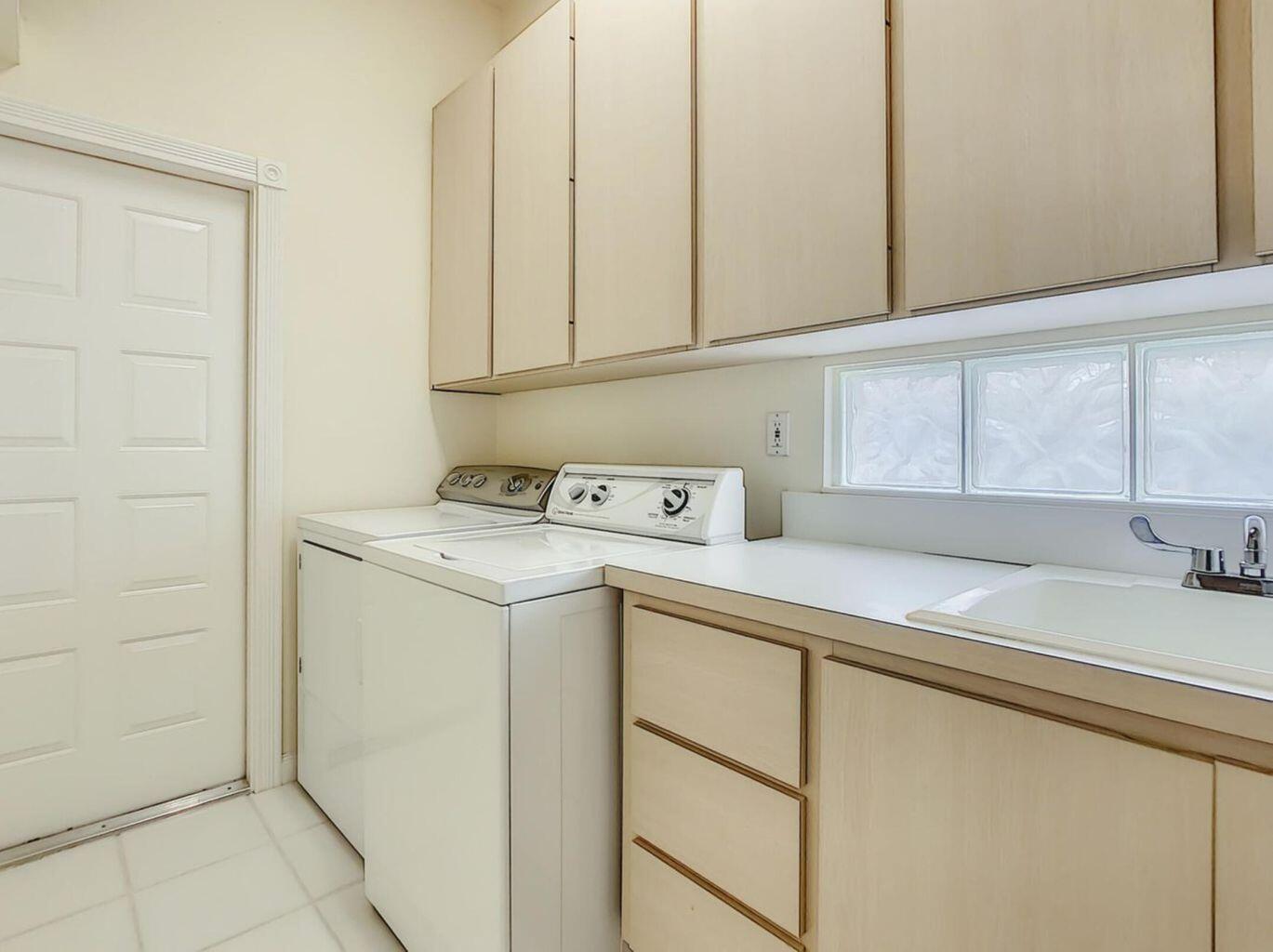 DOUBLE TREE - Residential Lease