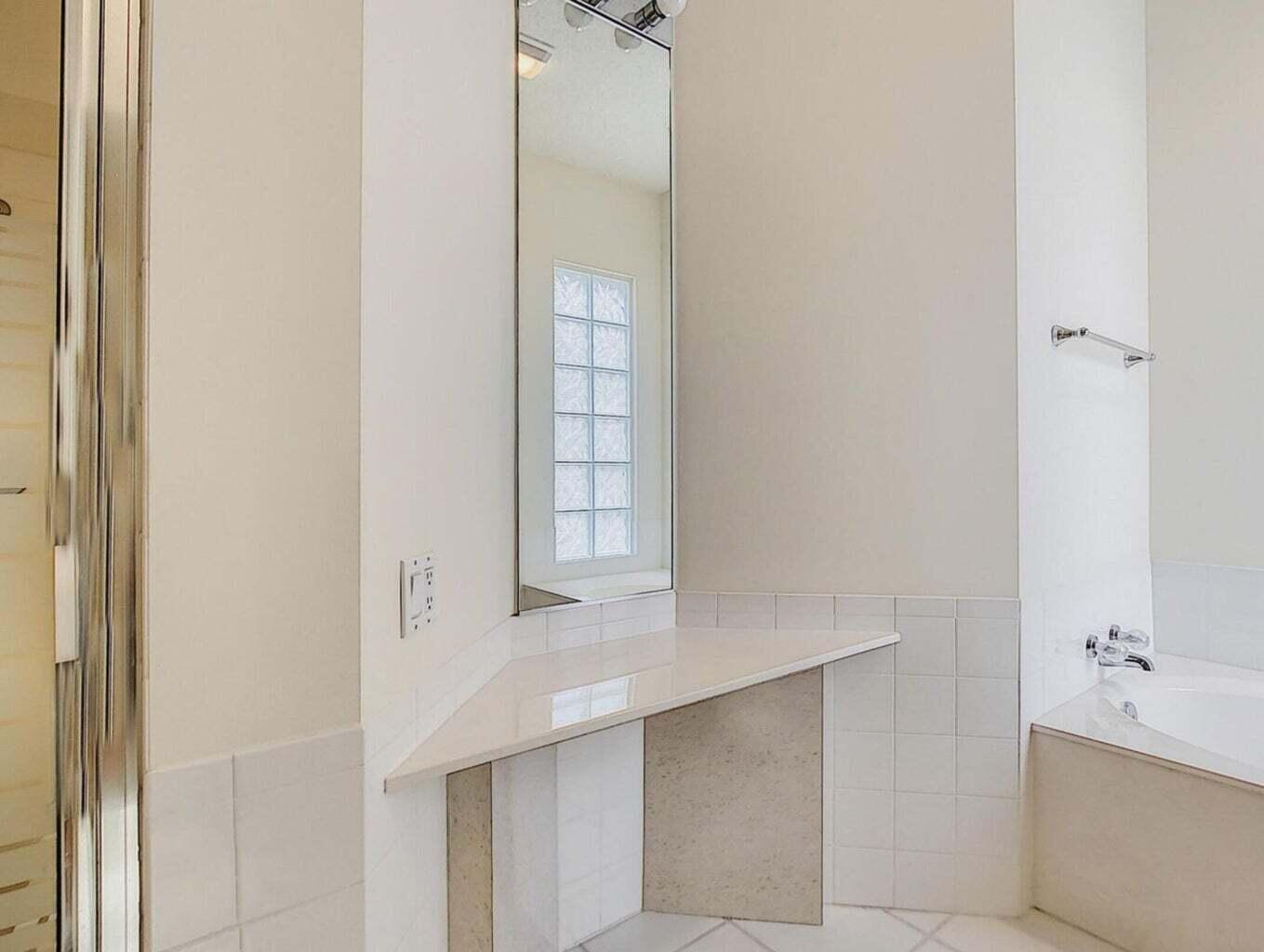 DOUBLE TREE - Residential Lease