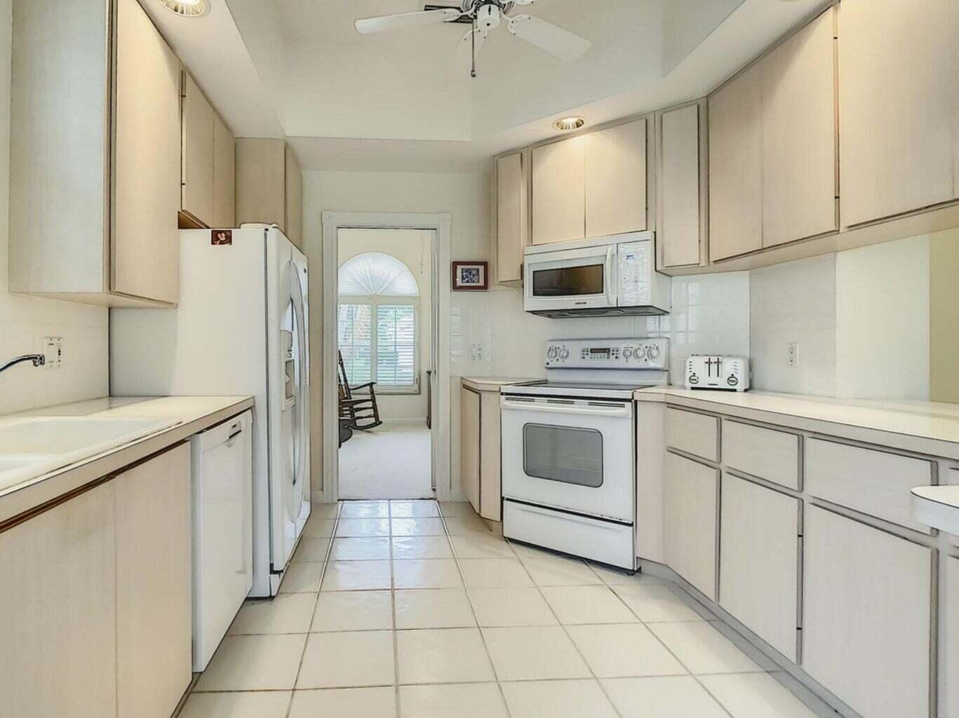 DOUBLE TREE - Residential Lease